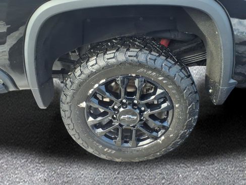 Used 2024 Chevrolet Silverado 3500 LTZ w/ LTZ Plus Package image 6