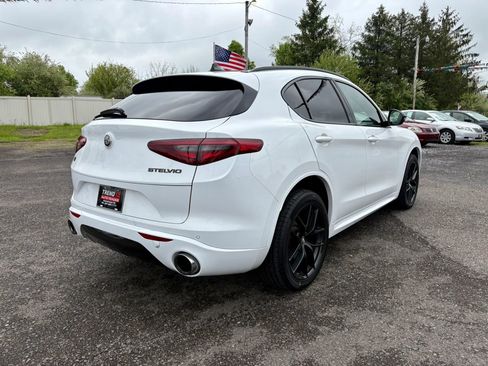 Used 2021 Alfa Romeo Stelvio Ti w/ Nero Edizione AWD/4WD image 5