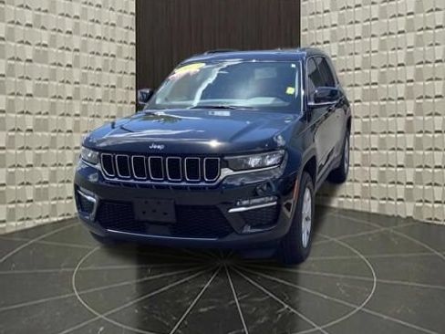 Certified 2023 Jeep Grand Cherokee Limited AWD/4WD image 9