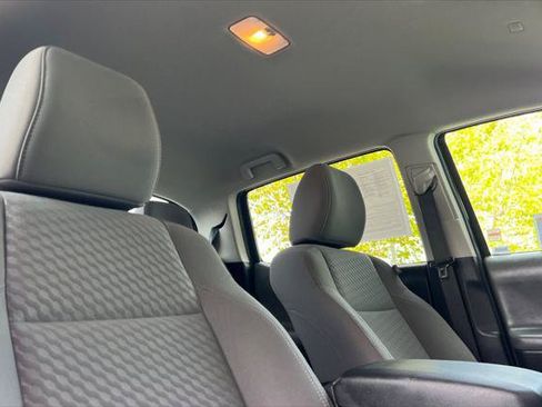 Certified 2022 Toyota Tacoma SR AWD/4WD image 16