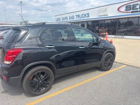 Used 2018 Chevrolet Trax LT w/ Redline Edition FWD image 8