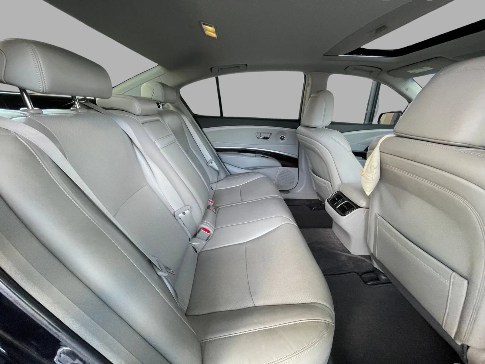 Used 2015 Acura RLX w/ Technology Package FWD image 26