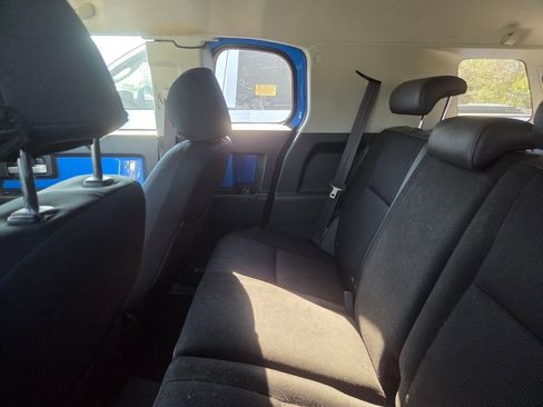 Used 2007 Toyota FJ Cruiser 4WD image 7