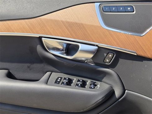 Certified 2025 Volvo XC90 T8 Plus w/ Protection Package Premier image 26