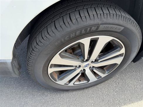 Used 2019 Subaru Outback 2.5i Limited AWD/4WD image 16
