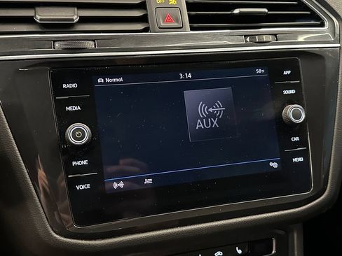 Used 2019 Volkswagen Tiguan SE AWD/4WD image 13