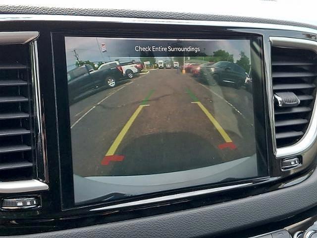 Used 2023 Chrysler Pacifica Touring-L FWD image 18