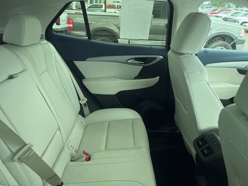 Used 2025 Buick Envision Avenir AWD/4WD image 18