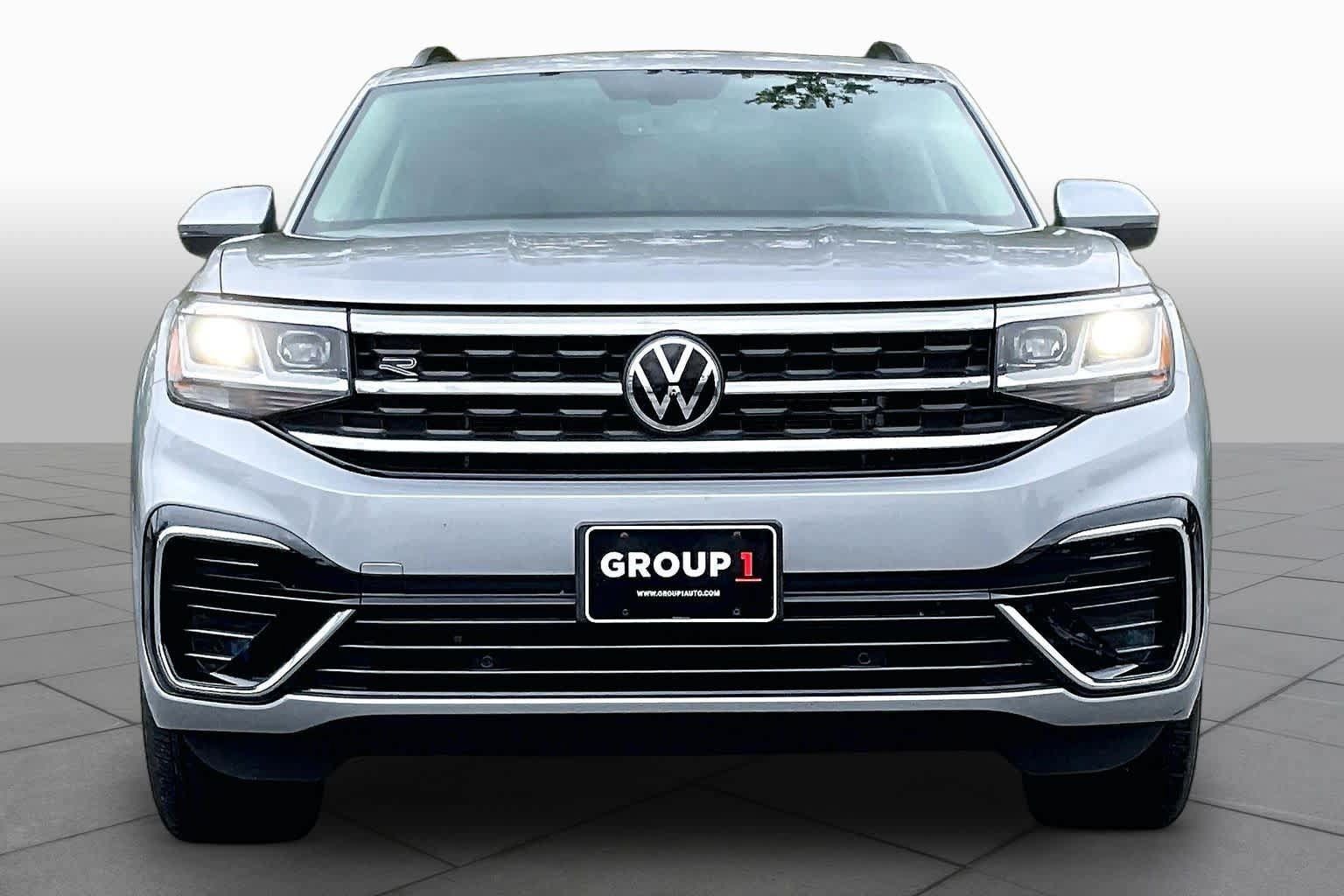 Used 2021 Volkswagen Atlas SE w/ Panoramic Sunroof Package AWD/4WD image 3