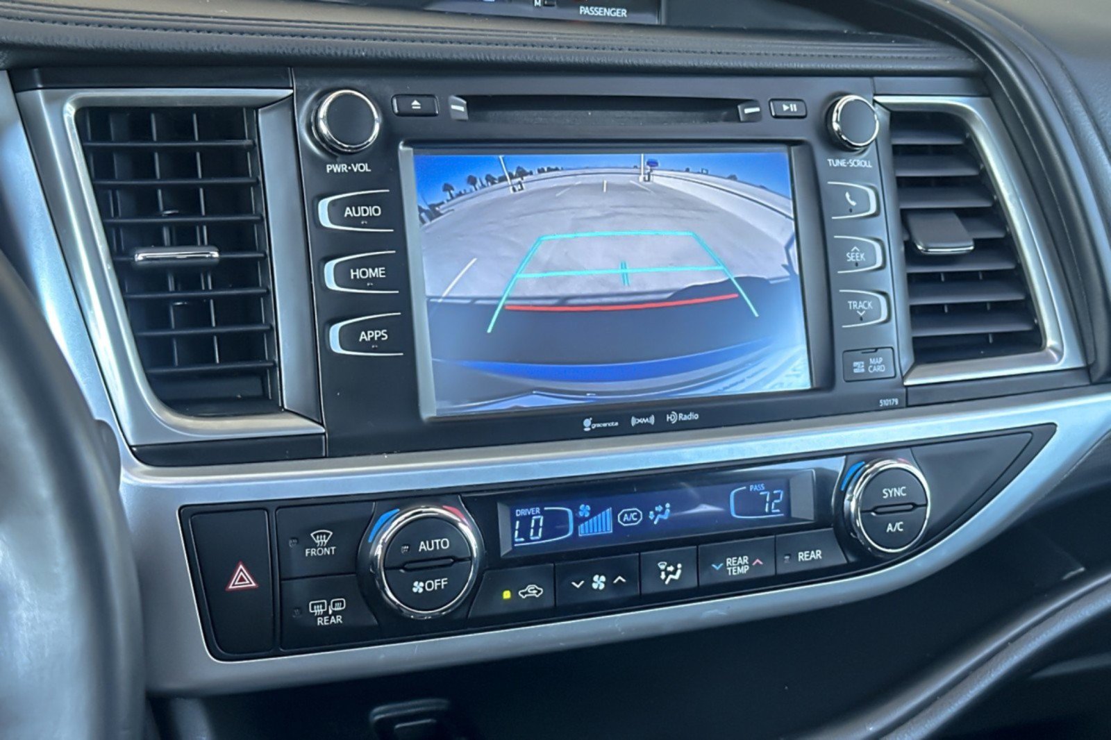 Certified 2018 Toyota Highlander SE w/ Protection Package #1 FWD image 20
