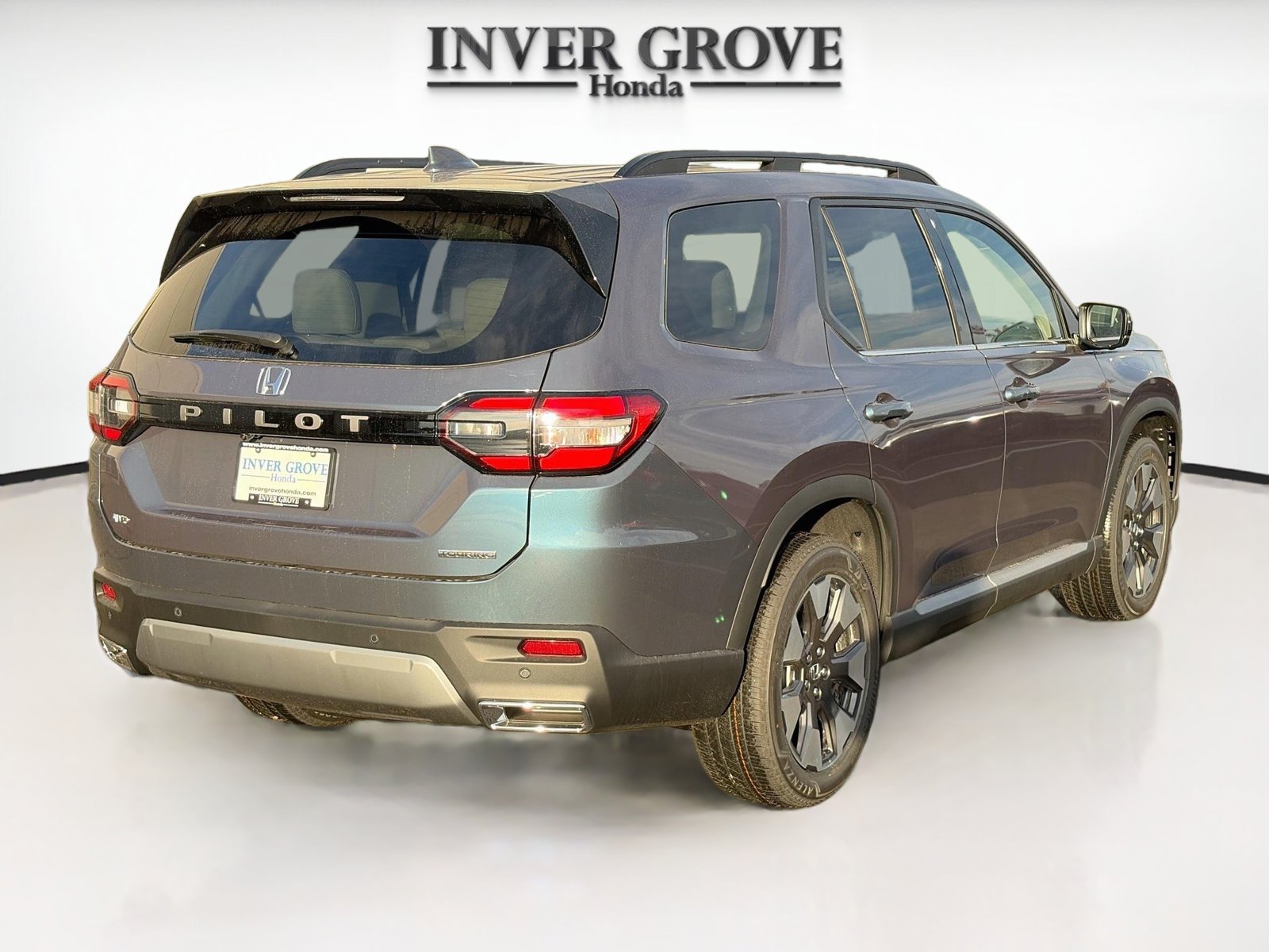 New 2026 Honda Pilot Touring image 2