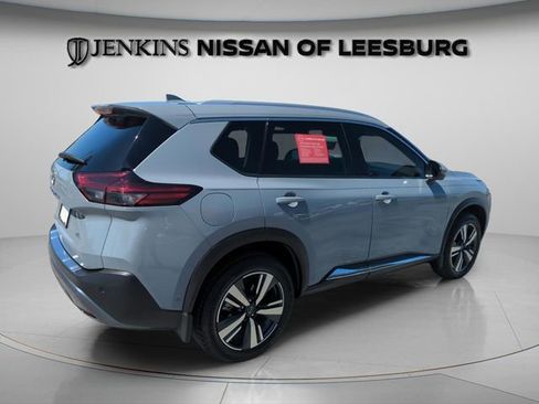 Used 2023 Nissan Rogue SL w/ SL Premium Package image 6