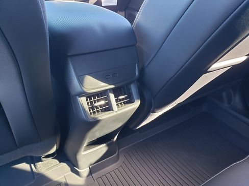 New 2026 Chevrolet Equinox LT w/ Convenience Package II image 30