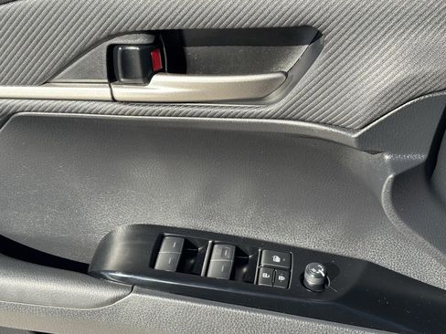 Used 2025 Toyota Camry SE image 22