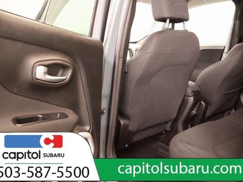 Used 2018 Jeep Renegade Latitude image 30