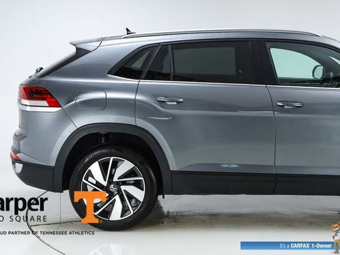 Used 2022 Volkswagen Atlas Cross Sport SE image 11