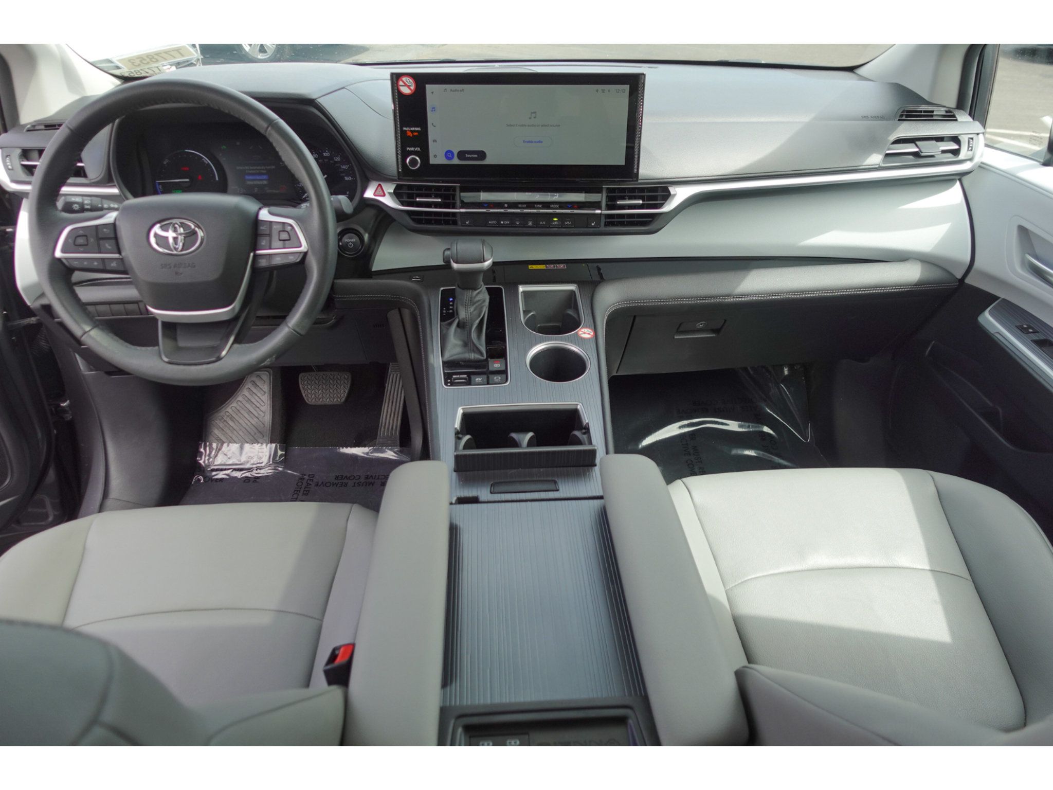 Certified 2025 Toyota Sienna XLE FWD image 24