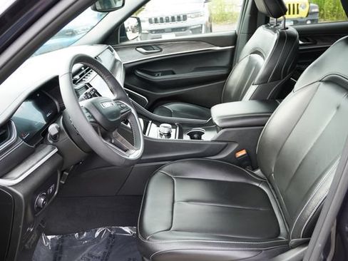 Certified 2024 Jeep Grand Cherokee L Limited w/ Black Appearance Package AWD/4WD image 14