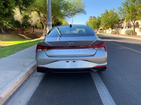 Used 2021 Hyundai Elantra SEL FWD image 11