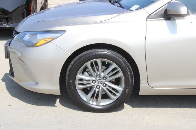 Used 2015 Toyota Camry SE FWD image 4