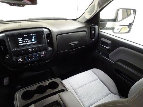 Used 2019 Chevrolet Silverado 2500 W/T AWD/4WD image 36