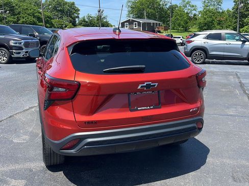 Used 2024 Chevrolet Trax RS w/ Driver Confidence Package FWD image 4