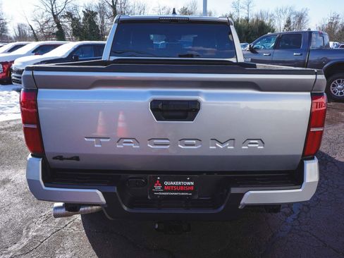 Used 2025 Toyota Tacoma TRD Off-Road image 6