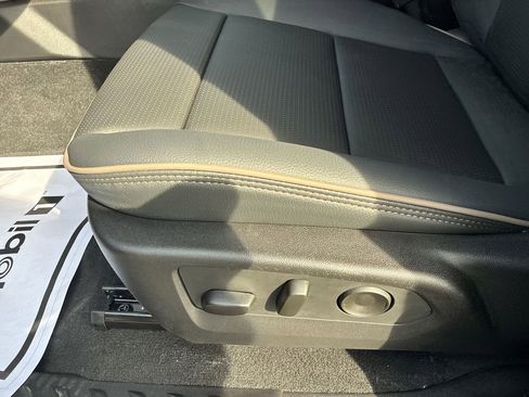 New 2026 GMC Canyon Denali image 12