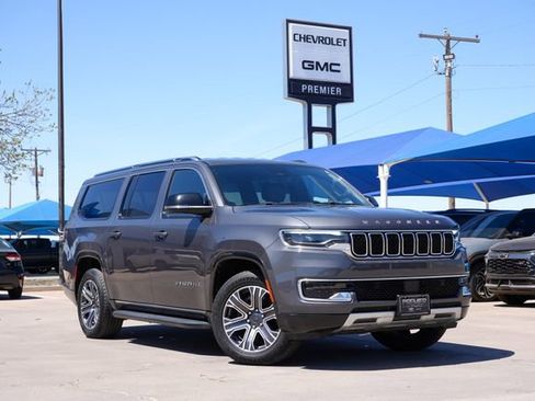 Used 2024 Jeep Wagoneer L Series II w/ Flexible Seating Group image 1