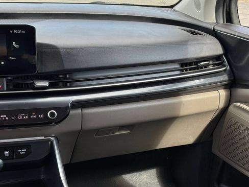 Used 2026 Kia Carnival FWD image 38