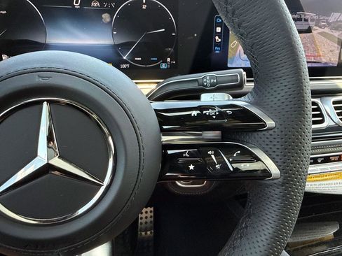 New 2026 Mercedes-Benz GLS 580 4MATIC image 33