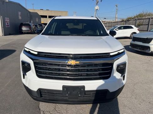 Used 2026 Chevrolet Traverse LT image 5