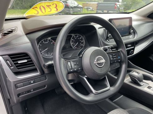 Used 2023 Nissan Rogue SV FWD image 7