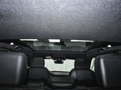 Used 2023 Land Rover Discovery Sport SE image 66