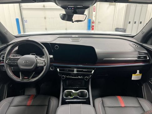 New 2026 Chevrolet Traverse RS w/ LPO, Floor Liner Package AWD/4WD image 10