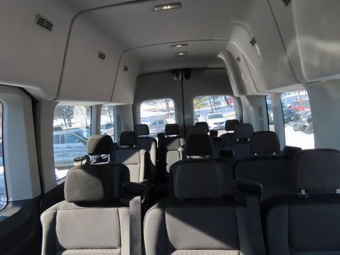 Used 2023 Ford Transit 350 XLT image 21