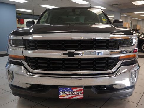 Used 2018 Chevrolet Silverado 1500 LT w/ LPO, Black Pack AWD/4WD image 16