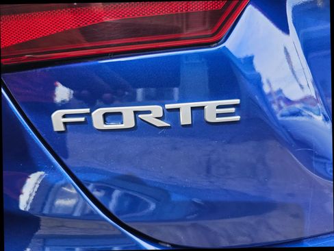 Used 2023 Kia Forte LXS FWD image 27