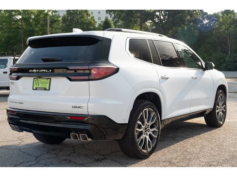 New 2026 GMC Acadia Denali Ultimate w/ LPO, Floor Liner Package AWD/4WD image 8
