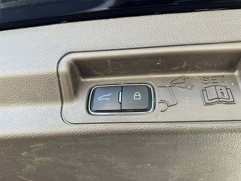 Used 2023 Ford Explorer Platinum w/ Technology Package image 38