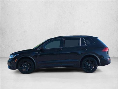 Used 2024 Volkswagen Tiguan SE R-Line FWD image 9