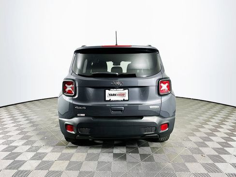 Used 2022 Jeep Renegade Latitude w/ Convenience Group AWD/4WD image 10