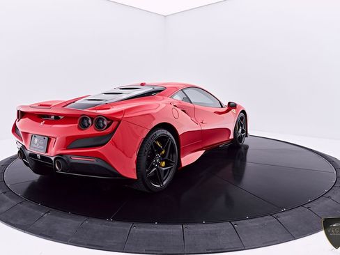 Used 2022 Ferrari F8 Tributo RWD image 16