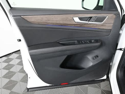 Used 2025 Volkswagen Atlas SEL image 22