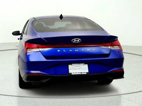 Used 2022 Hyundai Elantra SEL w/ Convenience Package FWD image 6