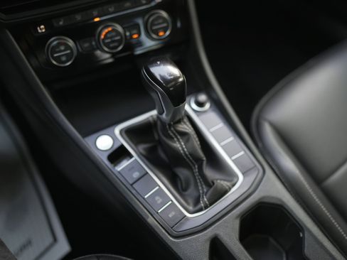 Certified 2024 Volkswagen Jetta SE w/ Panoramic Sunroof Package image 15