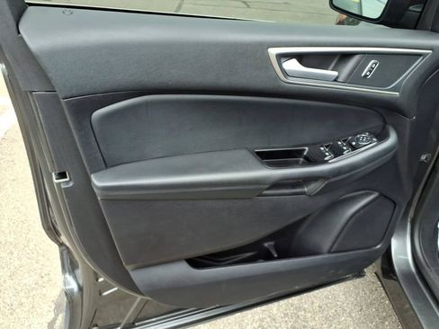 Used 2019 Ford Edge SEL w/ Equipment Group 201A FWD image 12