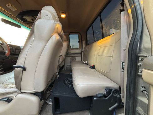 Used 2002 Ford F250 4x4 SuperCab Super Duty image 6