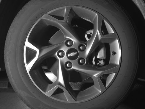 Used 2025 Chevrolet Trax LT FWD image 13
