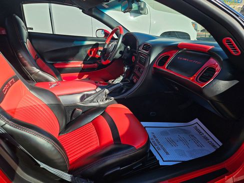 Used 1999 Chevrolet Corvette Convertible w/ Performance Handling Pkg image 18